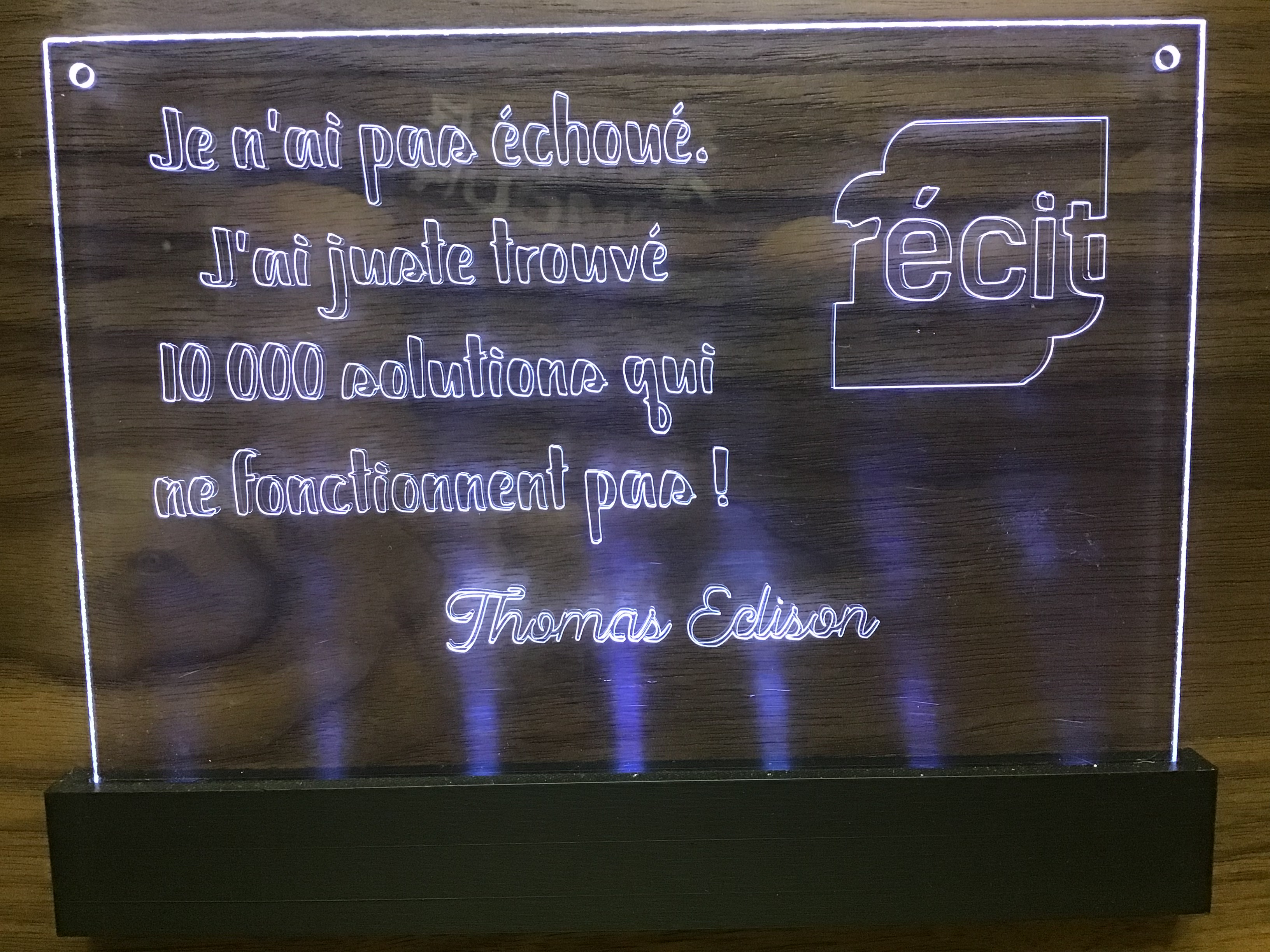 Image d'une gravure sur acrylique