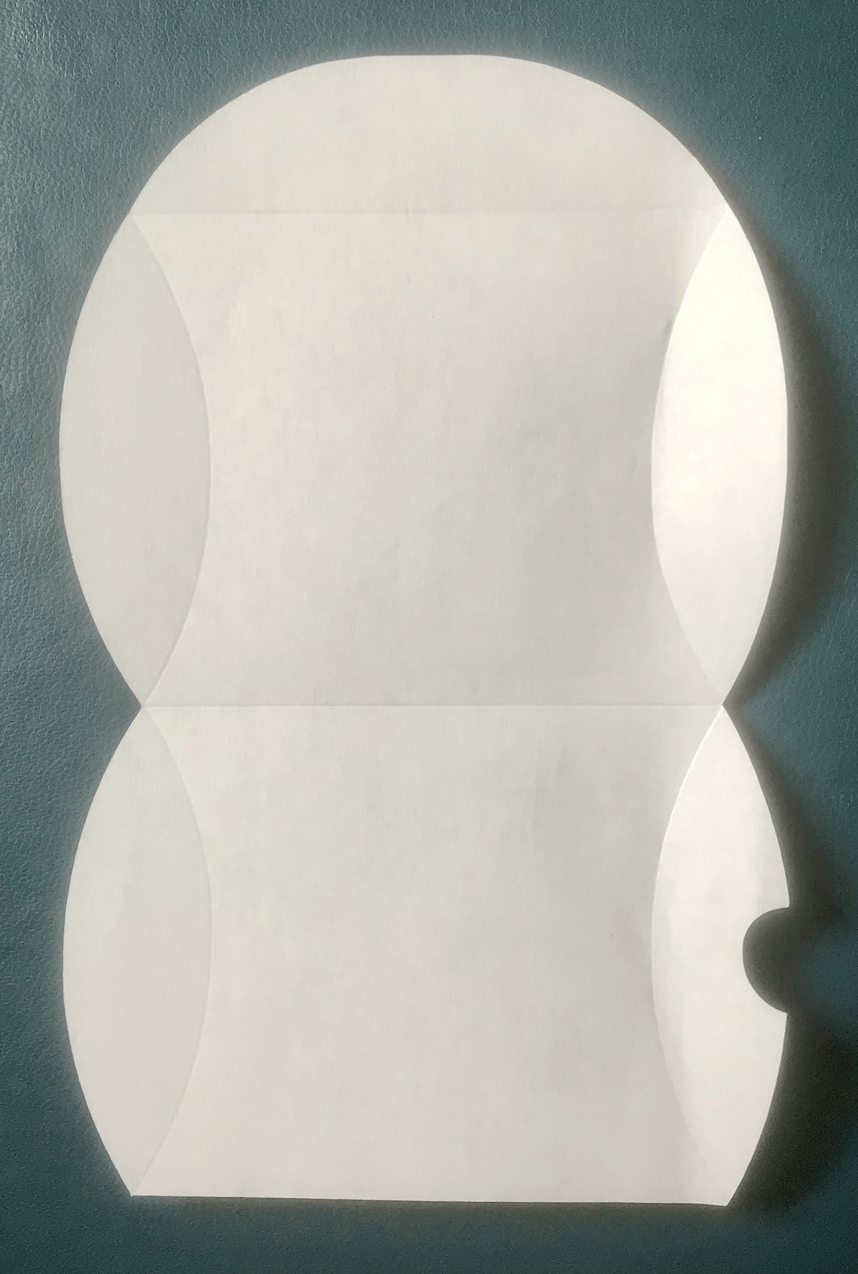 Image de débossage et découpe sur du papier